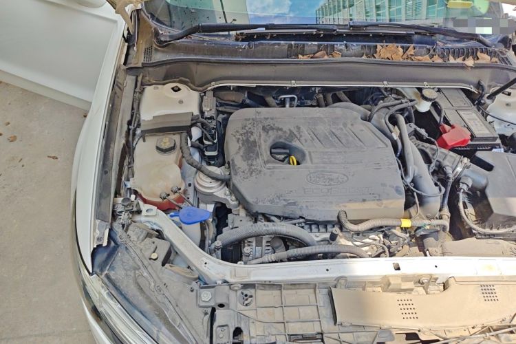 Used Ford Mondeo 2018 EcoBoost 180 Smart Control Fashion Model China V Standard Engine Bay Right
