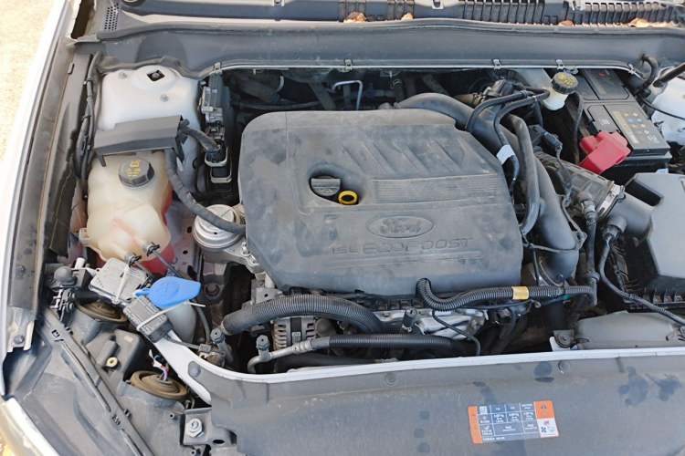 Used Ford Mondeo 2018 EcoBoost 180 Fashion Edition Engine Bay Right