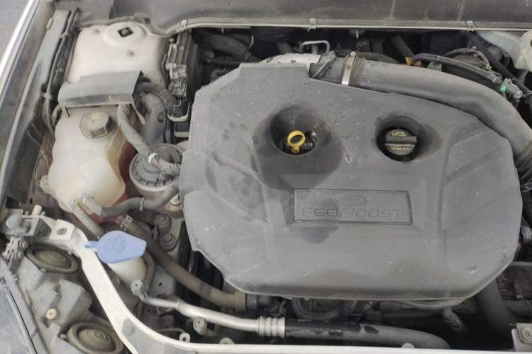 Used Ford Mondeo 2018 EcoBoost 200 Stylish Model Engine Bay Right