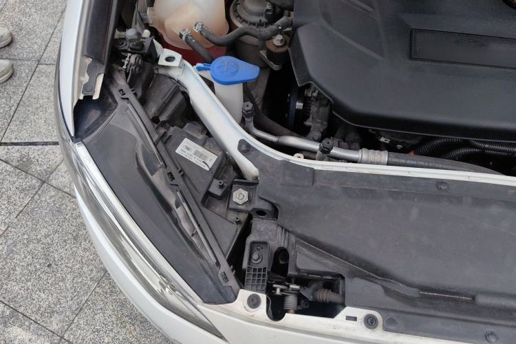 Used Ford Mondeo 2018 EcoBoost 200 Smart Control Luxury Model China VI Standard Engine Bay Right