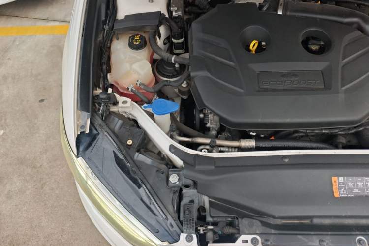 Used Ford Mondeo 2018 EcoBoost 200 Stylish Model Engine Bay Right