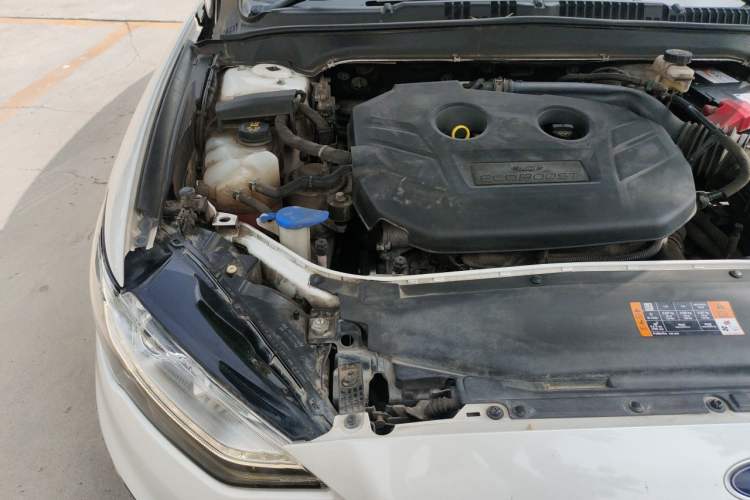 Used Ford Mondeo 2018 EcoBoost 200 Smart Control Fashion Model China V Standard Engine Bay Right