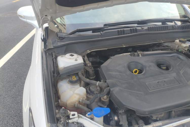 Used Ford Mondeo 2018 EcoBoost 200 Smart Control Fashion Model China V Standard Engine Bay Right