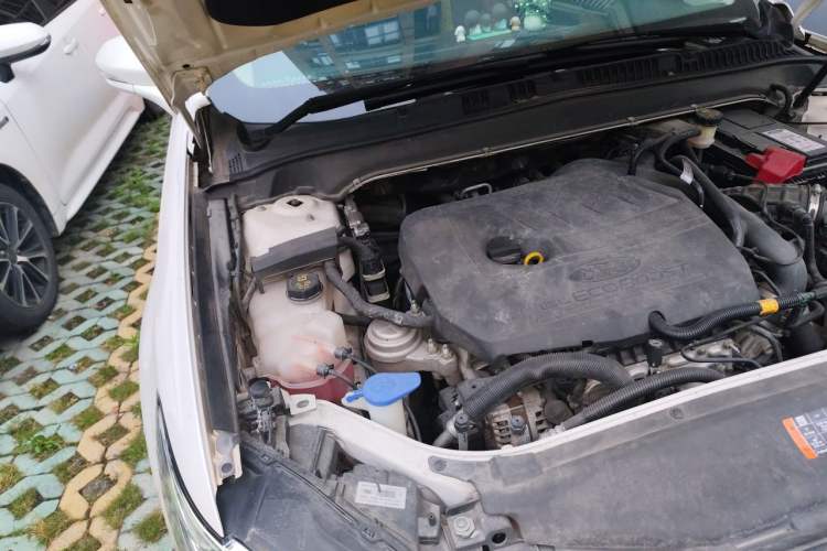 Used Ford Mondeo 2018 EcoBoost 180 Luxury Model Engine Bay Right