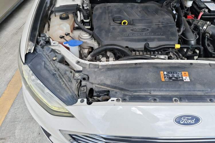 Used Ford Mondeo 2018 EcoBoost 180 Smart Control Fashion Model China V Standard Engine Bay Right
