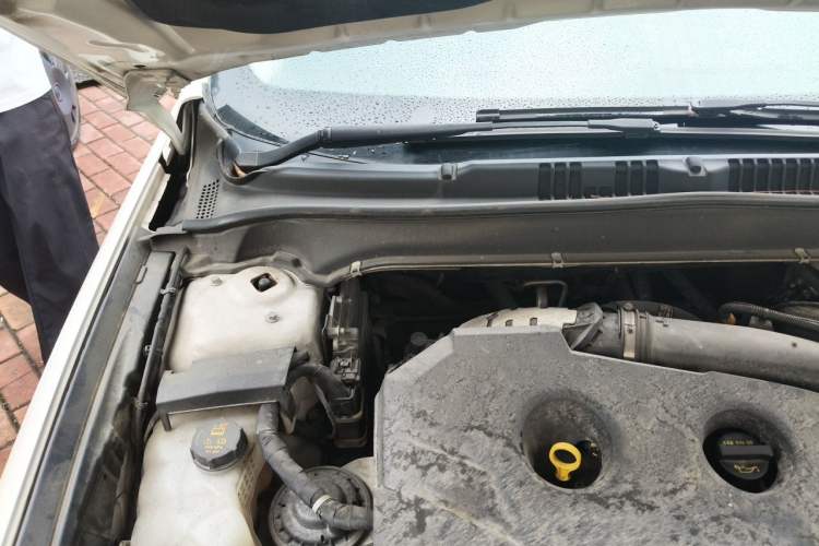 Used Ford Mondeo 2018 EcoBoost 200 Stylish Model Engine Bay Right