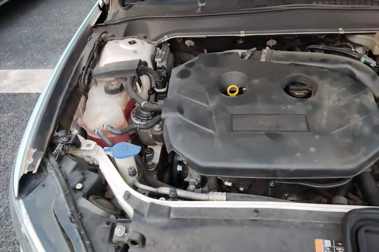 Used Ford Mondeo 2018 EcoBoost 200 Stylish Model Engine Bay Right