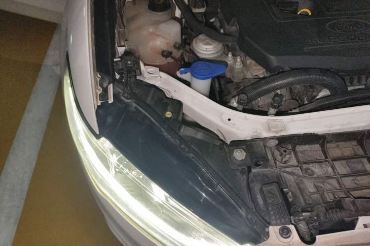 Used Ford Mondeo 2018 EcoBoost 180 Fashion Edition Engine Bay Right