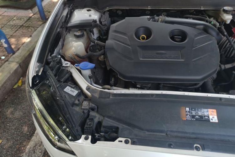Used Ford Mondeo 2018 EcoBoost 200 Luxury Model Engine Bay Right