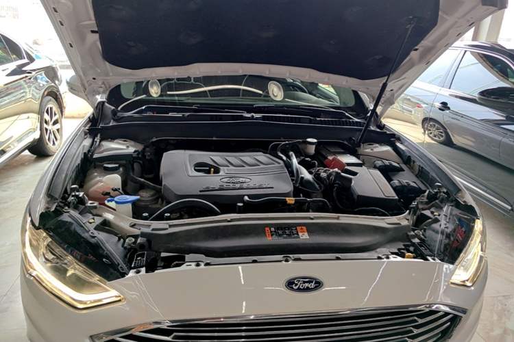 Used Ford Mondeo 2018 EcoBoost 180 Fashion Edition Engine Bay