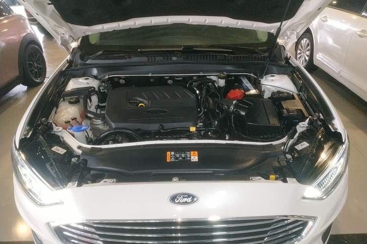 Used Ford Mondeo 2018 EcoBoost 180 SmartControl Luxury Model China V Standard Engine Bay