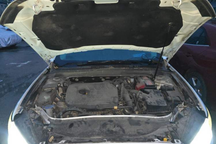 Used Ford Mondeo 2018 EcoBoost 180 Smart Control Fashion Model China V Standard Engine Bay