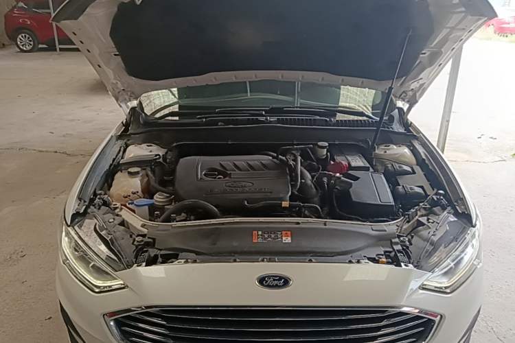 Used Ford Mondeo 2018 EcoBoost 180 Smart Control Fashion Model China V Standard Engine Bay