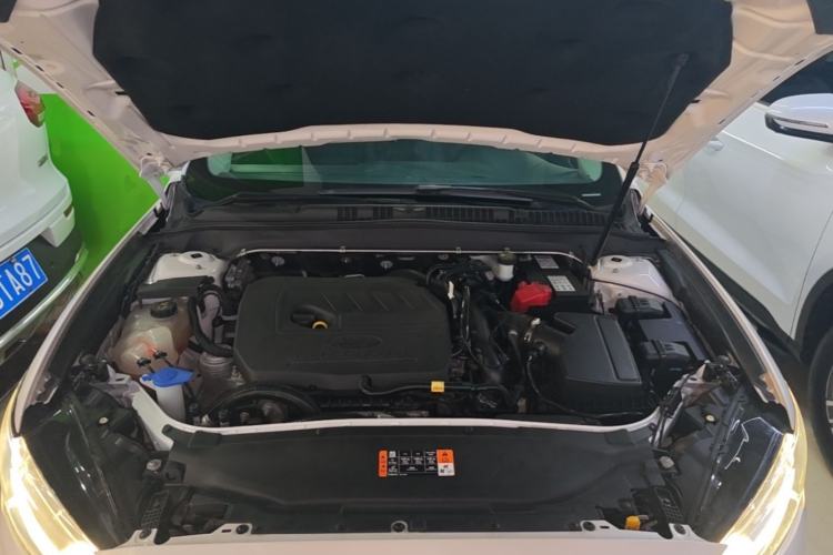 Used Ford Mondeo 2018 EcoBoost 180 Smart Control Fashion Model China V Standard Engine Bay