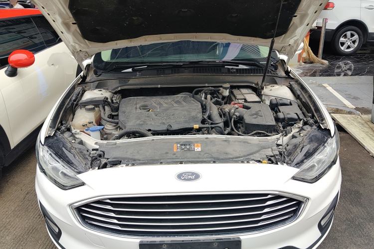 Used Ford Mondeo 2018 EcoBoost 180 Smart Control Fashion Model China V Standard Engine Bay