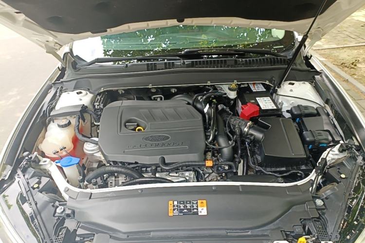 Used Ford Mondeo 2018 EcoBoost 180 Smart Control Fashion Model China V Standard Engine Bay