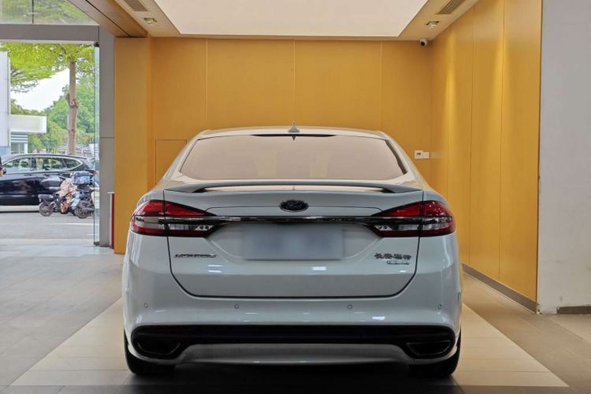 Used Ford Mondeo 2018 EcoBoost 180 Cognac Special Edition Exterior 10