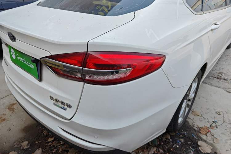 Used Ford Mondeo 2018 EcoBoost 200 Smart Control Fashion Model China V Standard Exterior 3