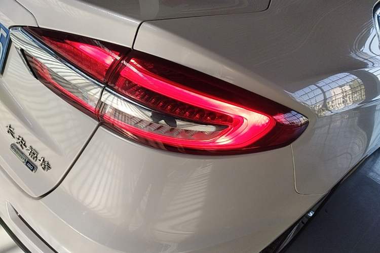 Used Ford Mondeo 2018 EcoBoost 180 Smart Control Fashion Model China VI Standard Exterior 3