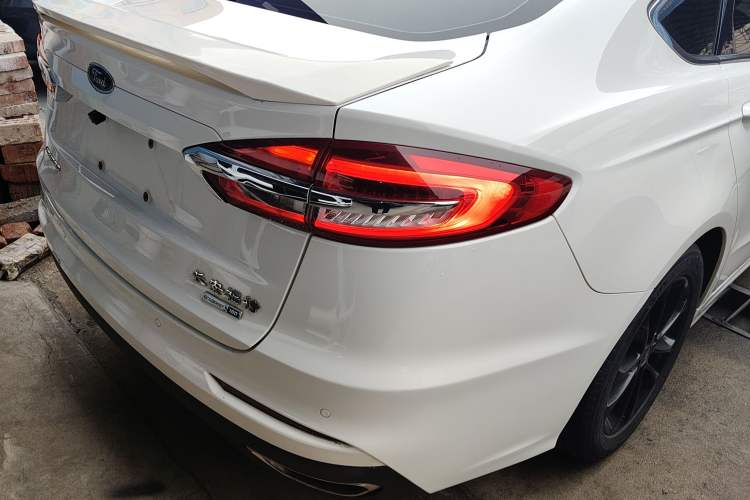 Used Ford Mondeo 2018 EcoBoost 180 Smart Control Fashion Model China V Standard Exterior 3