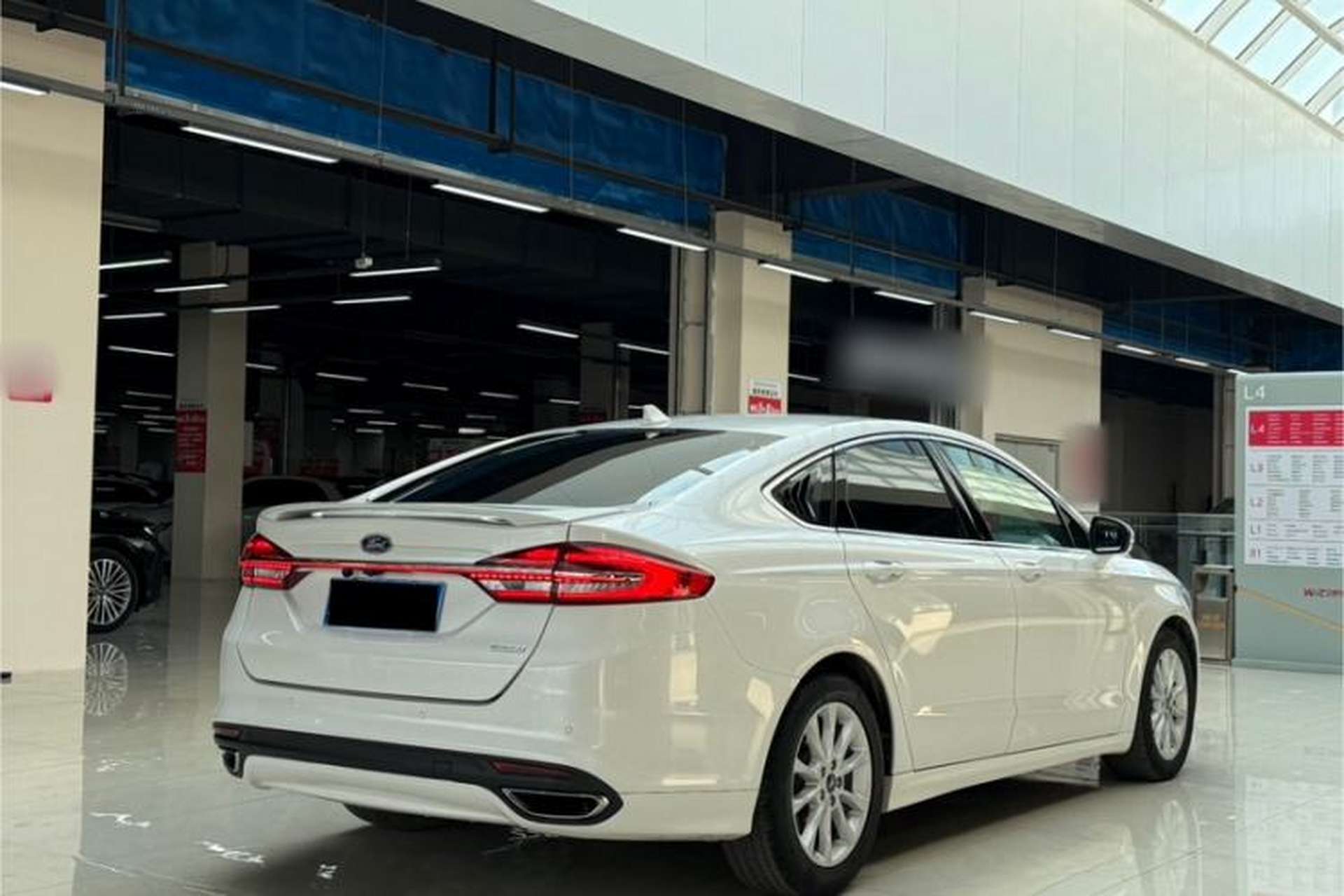 Used Ford Mondeo 2018 EcoBoost 200 Stylish Model Exterior 4
