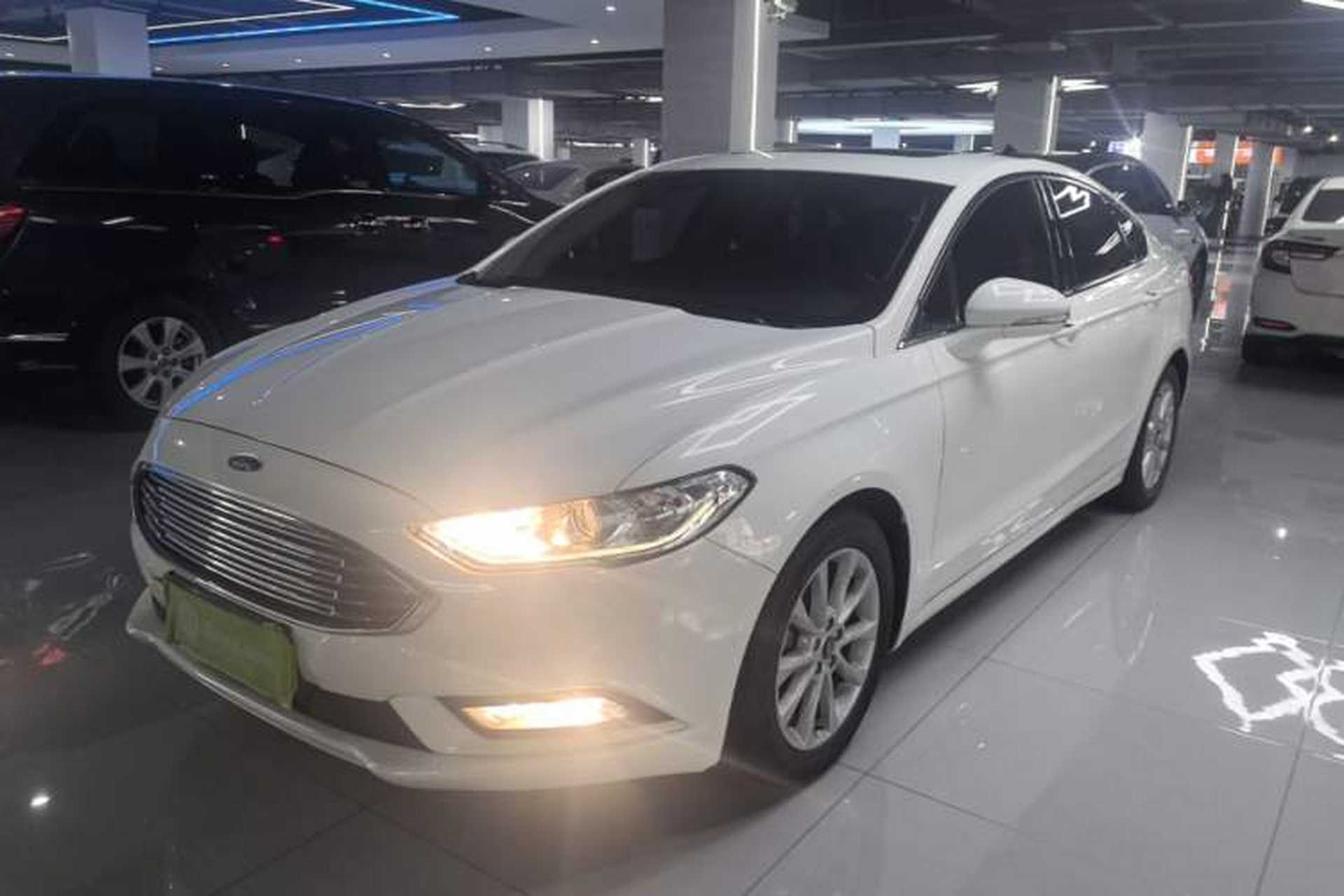 Used Ford Mondeo 2018 EcoBoost 200 Stylish Model Front Left 45 Deg