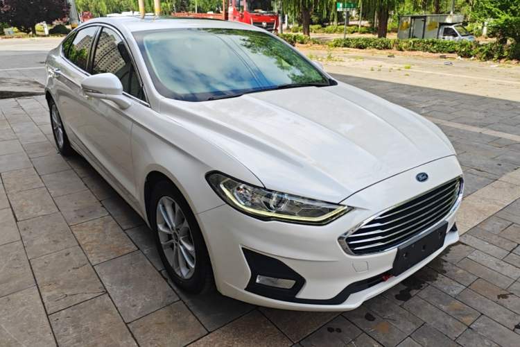 Used Ford Mondeo 2018 EcoBoost 180 Smart Control Fashion Model China VI Standard Front Right 45 Deg