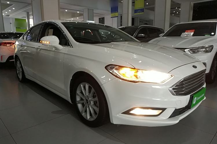 Used Ford Mondeo 2018 EcoBoost 180 Fashion Edition Front Right 45 Deg