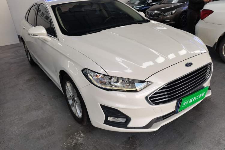 Used Ford Mondeo 2018 EcoBoost 180 Smart Control Fashion Model China VI Standard Front Right 45 Deg