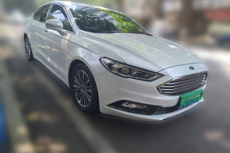 Used Ford Mondeo 2018 EcoBoost 200 Luxury Model Front Right 45 Deg