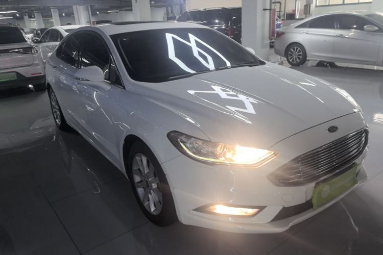 Used Ford Mondeo 2018 EcoBoost 200 Stylish Model Front Right 45 Deg