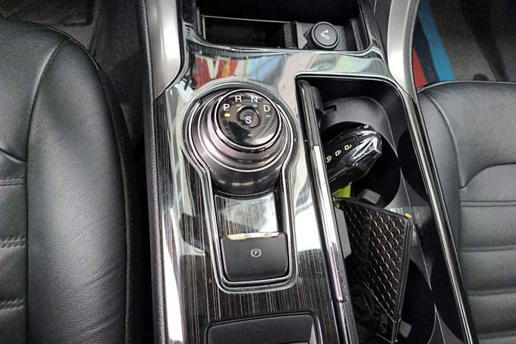 Used Ford Mondeo 2018 EcoBoost 200 Luxury Model Gear Lever