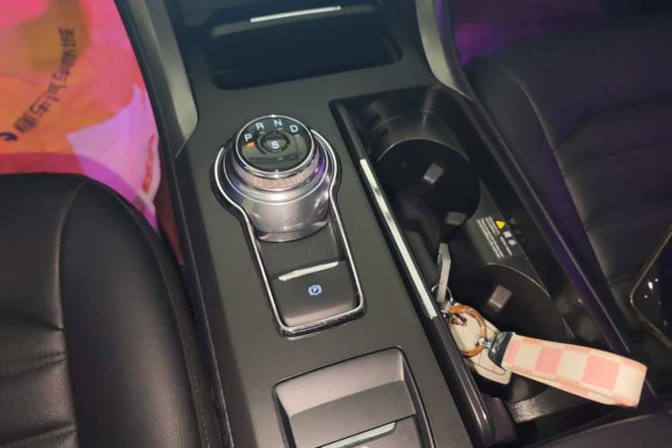 Used Ford Mondeo 2018 EcoBoost 180 Smart Control Fashion Model China VI Standard Gear Lever