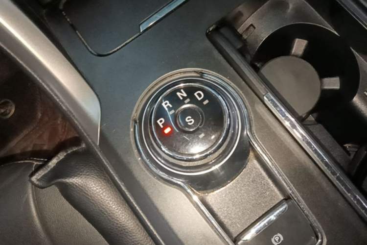 Used Ford Mondeo 2018 EcoBoost 200 Stylish Model Gear Lever