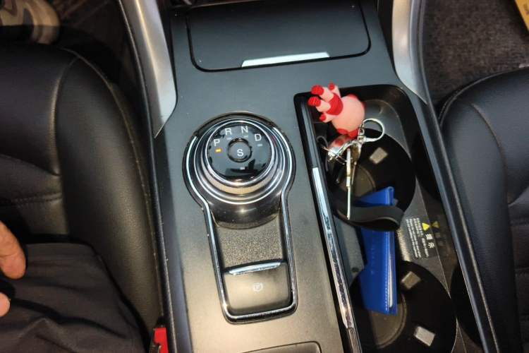 Used Ford Mondeo 2018 EcoBoost 180 Smart Control Fashion Model China VI Standard Gear Lever