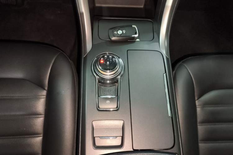Used Ford Mondeo 2018 EcoBoost 200 Smart Control Fashion Model China V Standard Gear Lever