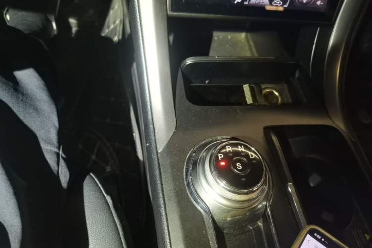 Used Ford Mondeo 2018 EcoBoost 180 Fashion Edition Gear Lever