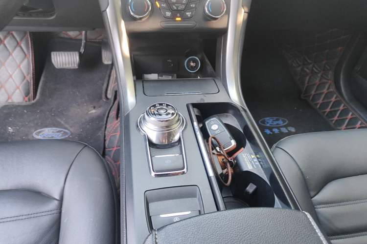 Used Ford Mondeo 2018 EcoBoost 180 Fashion Edition Gear Lever