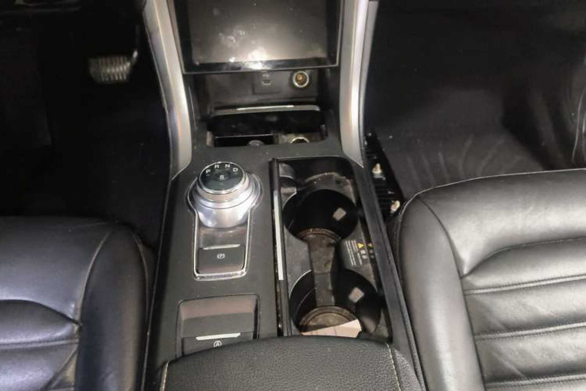 Used Ford Mondeo 2018 EcoBoost 180 Fashion Edition Gear Lever