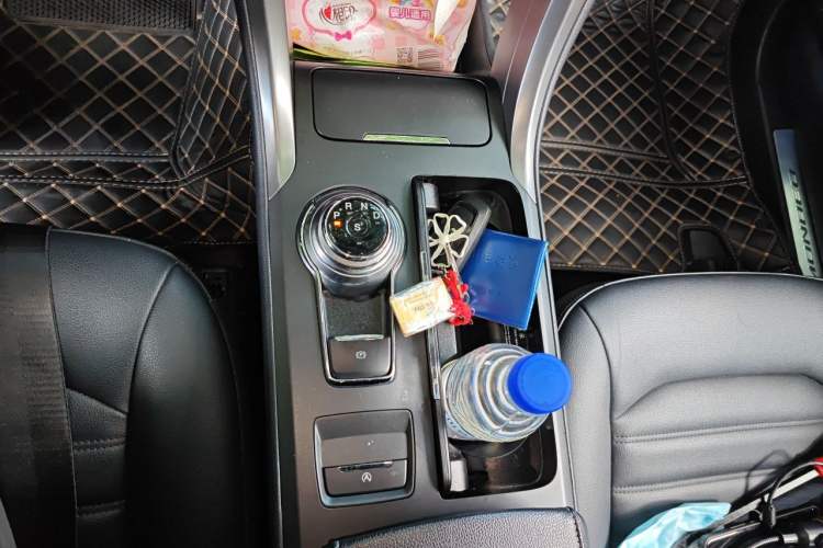 Used Ford Mondeo 2018 EcoBoost 180 Smart Control Fashion Model China V Standard Gear Lever