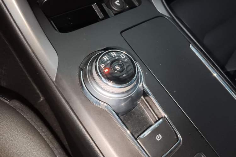 Used Ford Mondeo 2018 EcoBoost 180 Fashion Edition Gear Lever