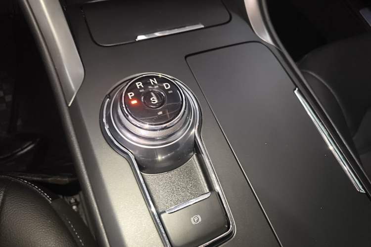 Used Ford Mondeo 2018 EcoBoost 180 Smart Control Fashion Model China VI Standard Gear Lever