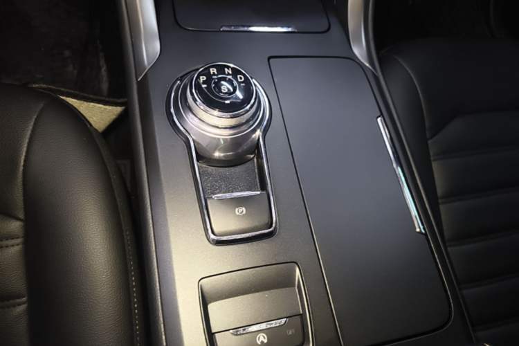 Used Ford Mondeo 2018 EcoBoost 180 Smart Control Fashion Model China VI Standard Gear Lever
