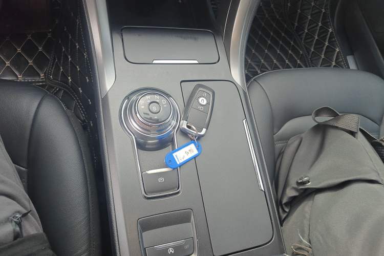 Used Ford Mondeo 2018 EcoBoost 180 Fashion Edition Gear Lever