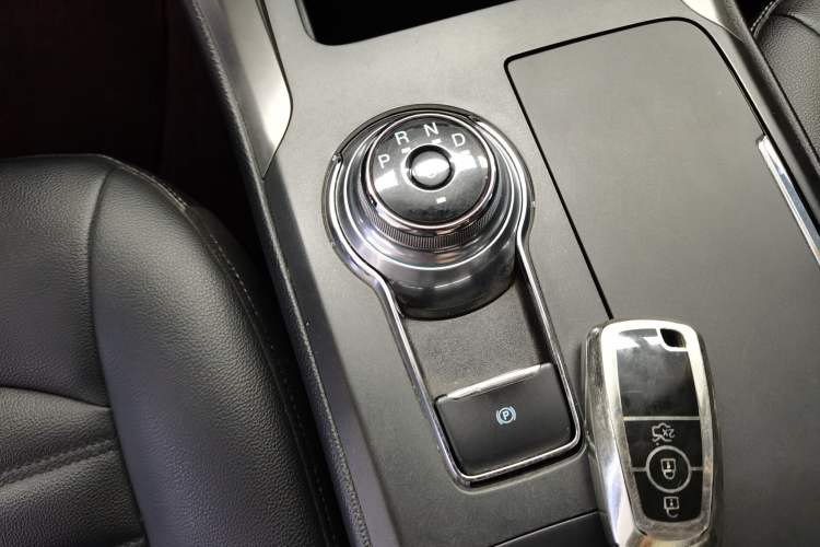 Used Ford Mondeo 2018 EcoBoost 180 Smart Control Fashion Model China VI Standard Gear Lever