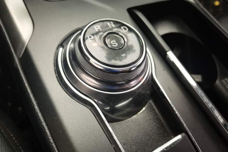 Used Ford Mondeo 2018 EcoBoost 180 Smart Control Fashion Model China V Standard Gear Lever