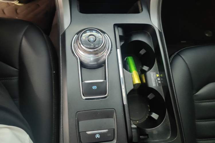 Used Ford Mondeo 2018 EcoBoost 180 Smart Control Fashion Model China VI Standard Gear Lever