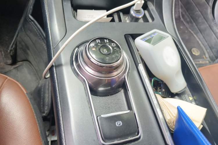 Used Ford Mondeo 2018 EcoBoost 180 Cognac Special Edition Gear Lever