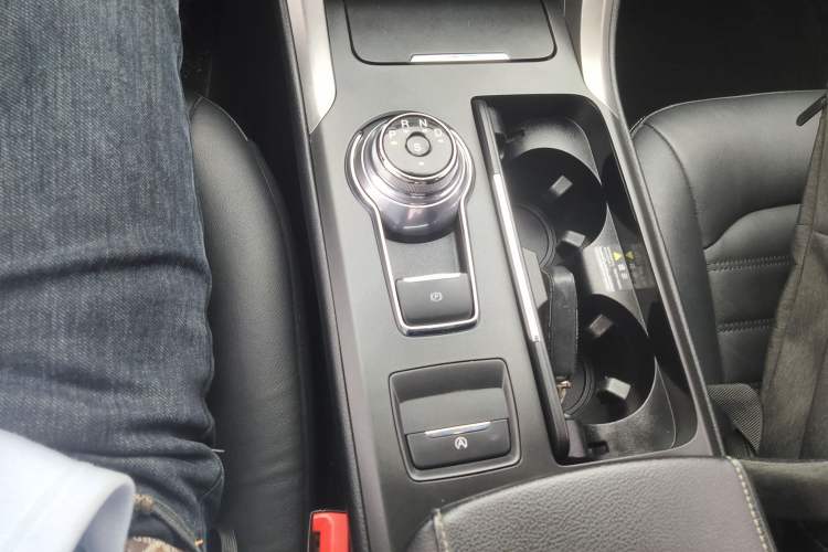 Used Ford Mondeo 2018 EcoBoost 180 Fashion Edition Gear Lever
