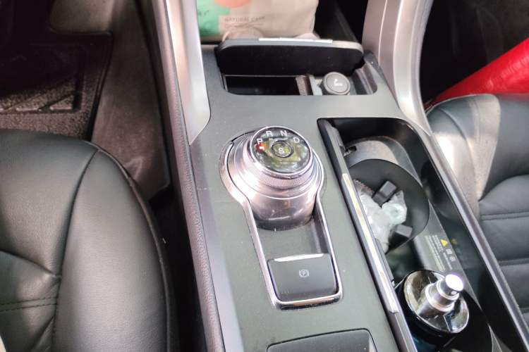 Used Ford Mondeo 2018 EcoBoost 180 Fashion Edition Gear Lever